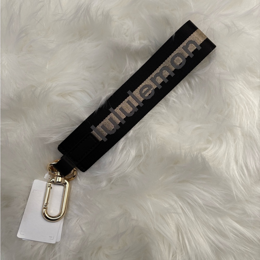 Lululemon Never Lost Keychain - BLK/GLD